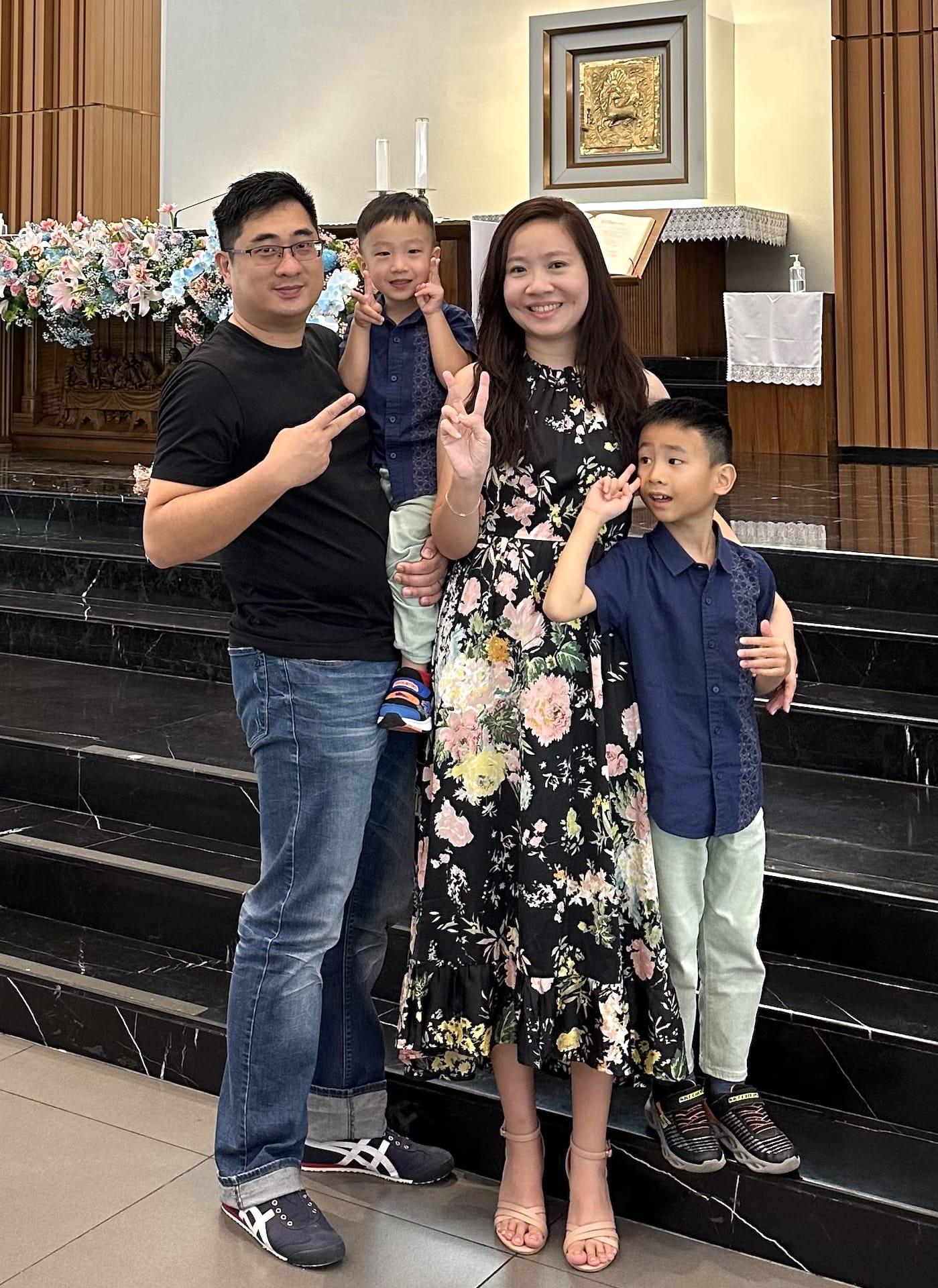 Su Hui with her family